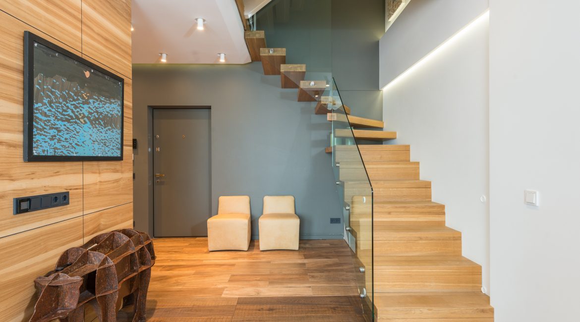 Jak oświetlić klatkę schodową w domu – porady